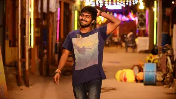 Задник к фильму "குப்பத்து ராஜா" #1157536