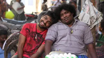 Задник к фильму "குப்பத்து ராஜா" #1157539