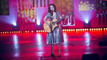 Задник к фильму "Especial de Ano Todo com Clarice Falcão" #1263497