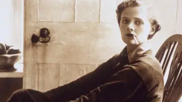 Задник к фильму "Daphné du Maurier: sur les traces de Rebecca" #1580522