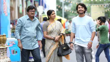 Задник к фильму "రంగులరాట్నం" #968475