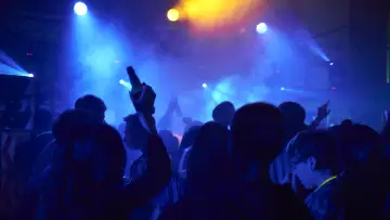 Задник к фильму "Ravers" #737820