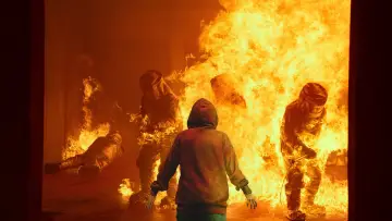 Задник к фильму "Воспламеняющая взглядом" #444876