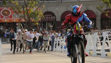 劇場版 仮面ライダービルド Be The One постер