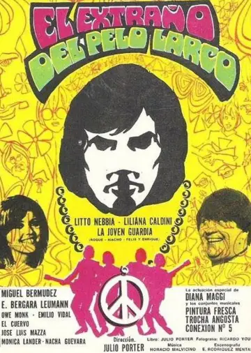 El extraño del pelo largo постер