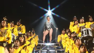 Задник к фильму "HOMECOMING. Фильм Beyoncé" #440731