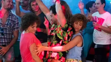 Задник к фильму "Барб и Звезда едут в Виста дель Мар" #1014566