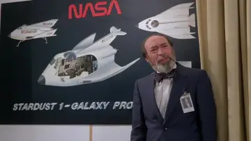 Задник к фильму "Unidentified Flying Oddball" #1587861