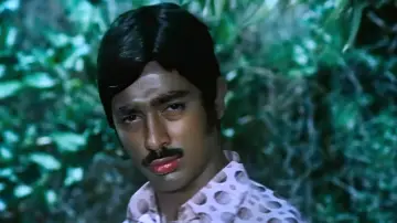 Задник к фильму "பதினாறு வயதினிலே" #1146930