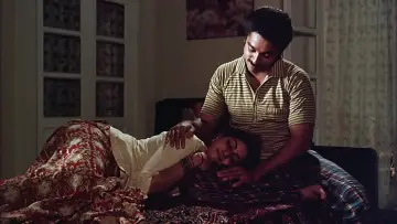 Задник к фильму "மூன்றாம் பிறை" #1158571