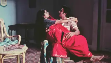 Задник к фильму "மூன்றாம் பிறை" #1880966