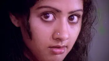Задник к фильму "வறுமையின் நிறம் சிவப்பு" #1158351