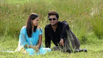 Задник к фильму "வாழ்த்துக்கள்" #1158995