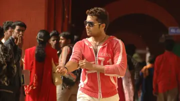 Задник к фильму "சில்லுனு ஒரு காதல்" #1146393
