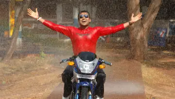Задник к фильму "சில்லுனு ஒரு காதல்" #1146394