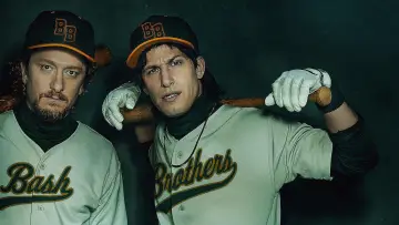 Задник к фильму "The Lonely Island представляет: неофициальная история братьев-бейсболистов" #1071442
