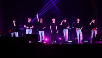 Задник к фильму "브링 더 소울: 더 무비" #347246