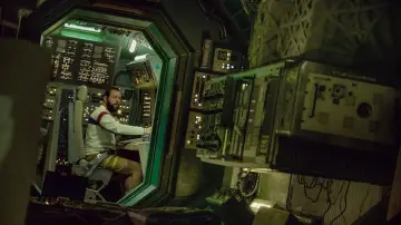 Задник к фильму "В космосе" #612696