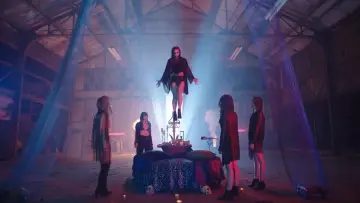 Задник к фильму "Coven" #490137