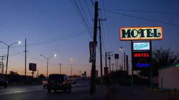 Задник к фильму "Motel Acqua" #737217