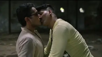 Задник к фильму "দ্বিতীয় পুরুষ" #1161498