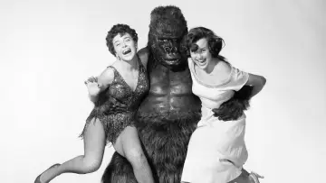 Задник к фильму "Gorilla at Large" #1573635