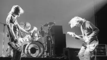 Задник к фильму "Nirvana: Live at the Paramount" #1059584