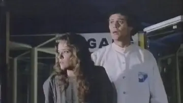 Задник к фильму "Going Undercover" #713096