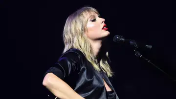 Задник к фильму "Taylor Swift City of Lover Concert" #456682