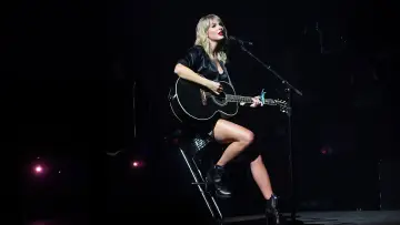 Задник к фильму "Taylor Swift City of Lover Concert" #456683