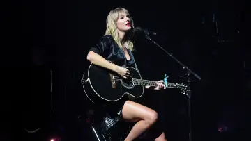 Задник к фильму "Taylor Swift City of Lover Concert" #456684