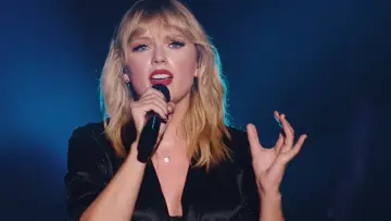 Задник к фильму "Taylor Swift City of Lover Concert" #456685