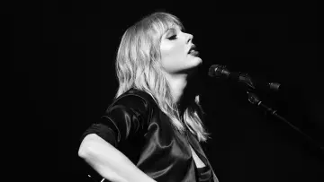Задник к фильму "Taylor Swift City of Lover Concert" #456687