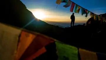 Задник к фильму "Lost on Everest" #394102
