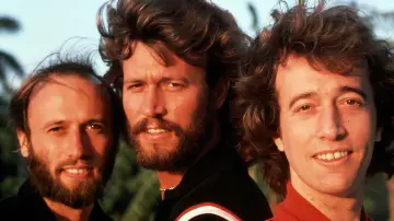 Задник к фильму "Bee Gees: Как починить разбитое сердце" #403704