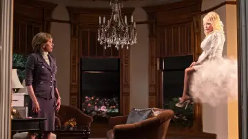 Задник к фильму "Долли Партон: Рождество на площади" #1579828