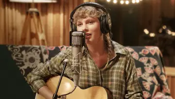 Задник к фильму "Folklore: The Long Pond Studio Sessions" #358938