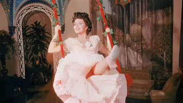 Задник к фильму "The Girl in the Red Velvet Swing" #1872108
