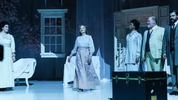 Задник к фильму "Великая Лиллиан Холл" #708035