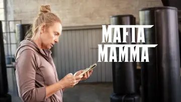 Задник к фильму "Мама мафия" #1005706