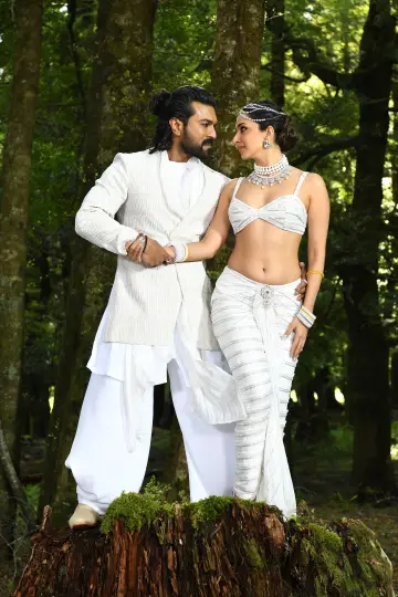 Постер к фильму "గేమ్‌ ఛేంజర్‌" #893852