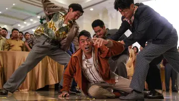 Задник к фильму "金錢帝國：追虎擒龍" #397869