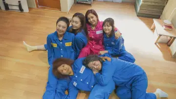 Задник к фильму "이공삼칠" #322863