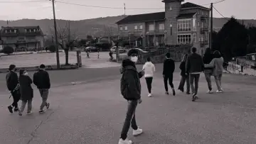 Los Suelos постер