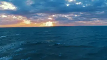 Задник к фильму "やがて海へと届く" #923936