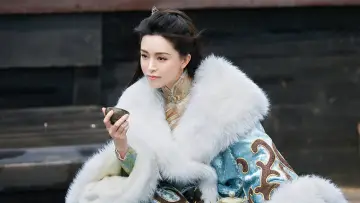 Задник к фильму "倚天屠龍記之聖火雄風" #950215