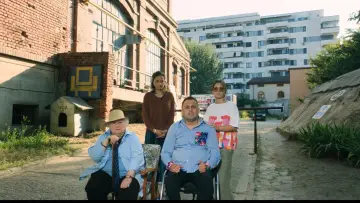 Задник к фильму "Не ждите слишком многого от конца света" #503565