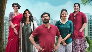 Задник к фильму "പ്രിയന്‍ ഓട്ടത്തിലാണ്" #1149275