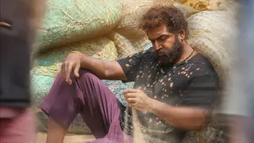 Задник к фильму "வணங்கான்" #1527486