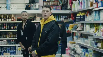 Задник к фильму "Женщина" #371271